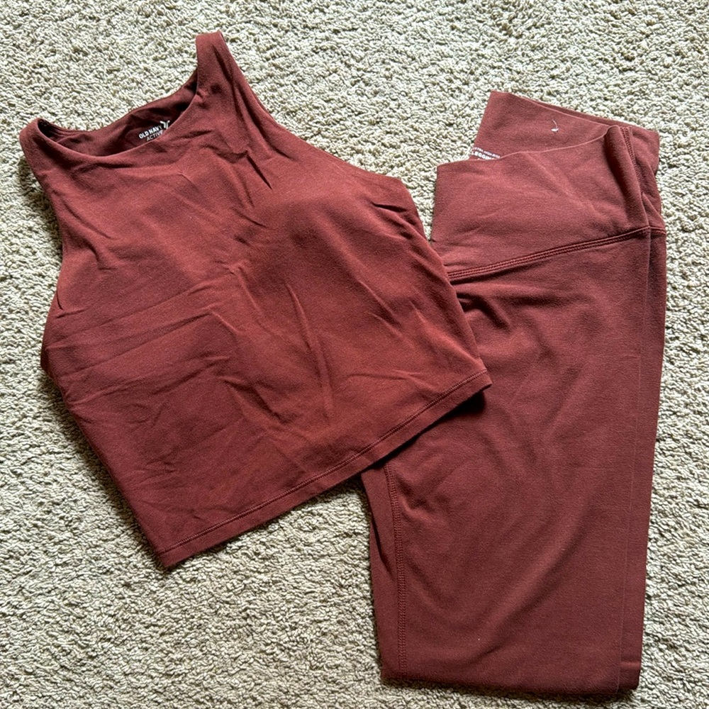 SET dark rusty red active wear, both size S